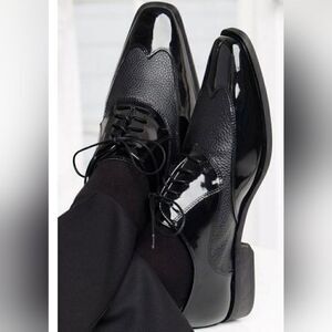 MEN'S FREDERICO LEONE BLACK WINGTIP SHOE WITH A PATENT FINISH. MANHATTAN.
